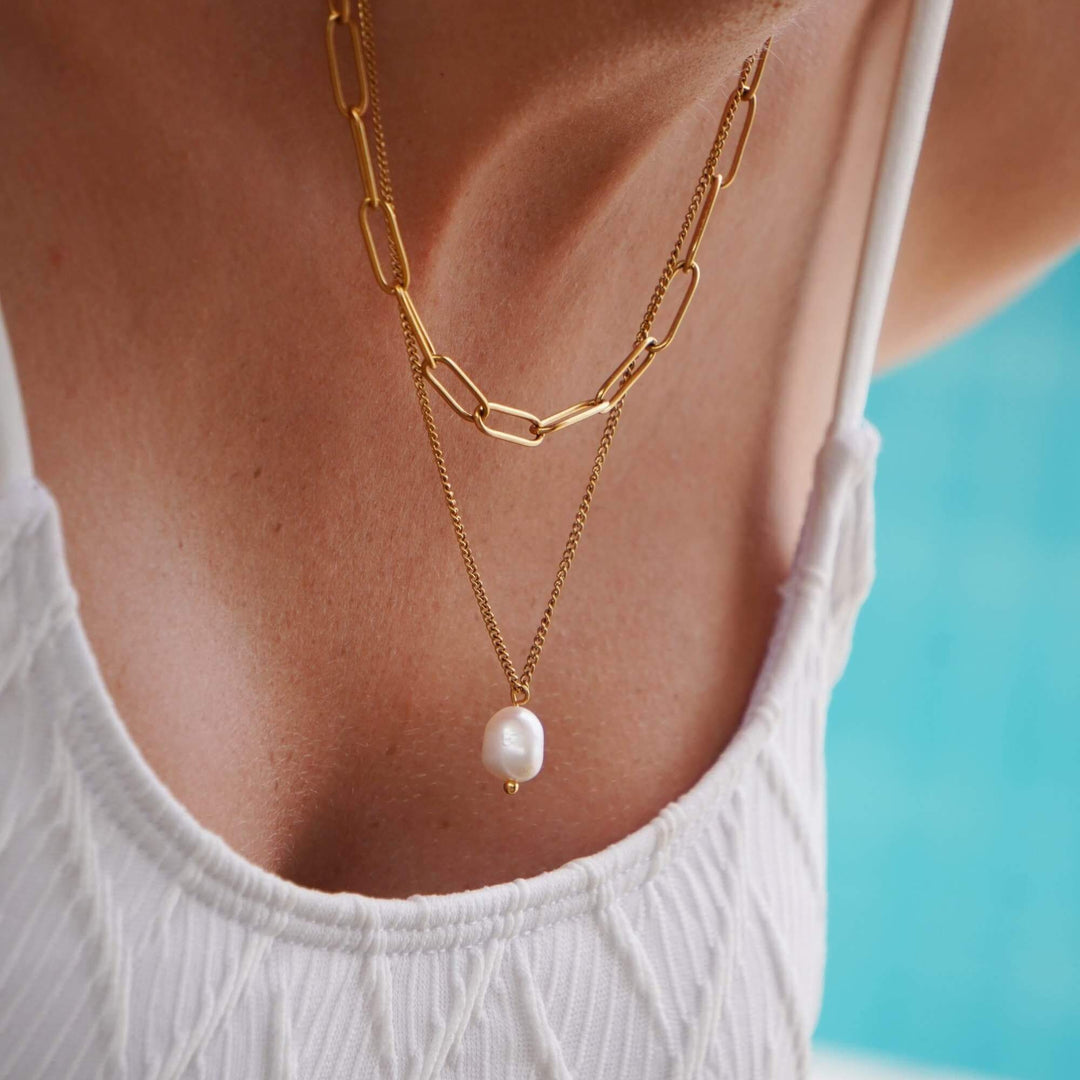 Valeria Pearl Necklace