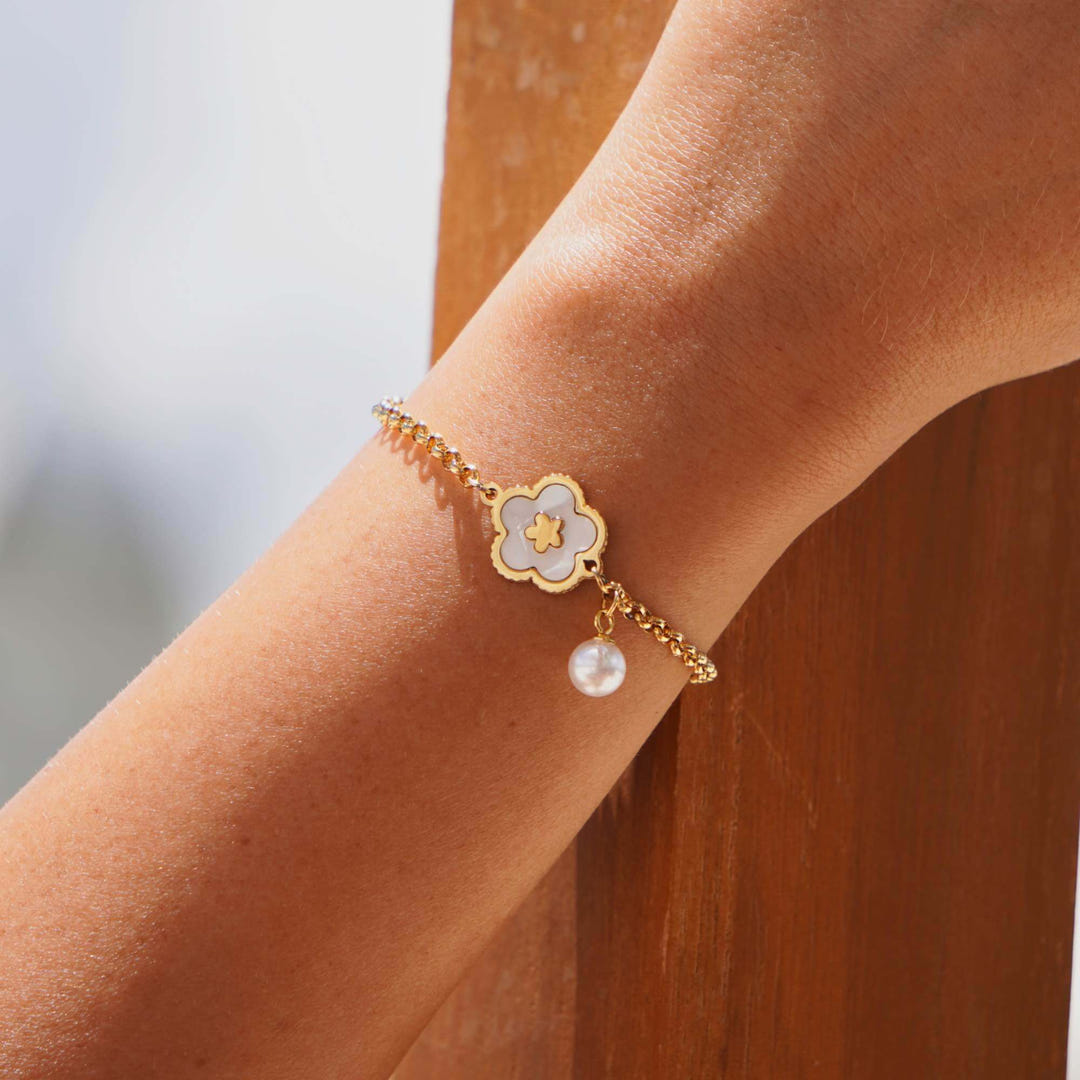 Flora Pearl Bracelet